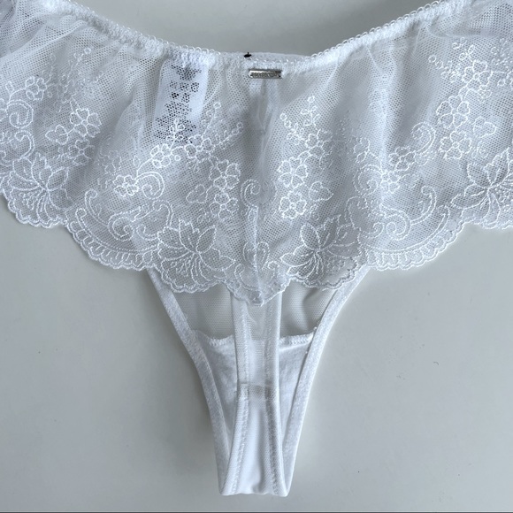 White Mesh and Lace Thong with Bows - Picture 11 of 16